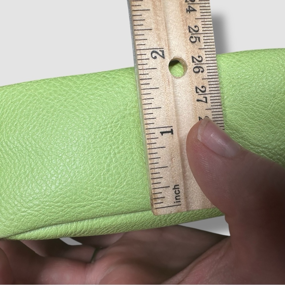 Buckle-Down Invader Zim Gir Crossbody And Mini Bag Keychain - Picture 13 of 16